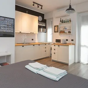 Lust Naviglio Apartamento Milán